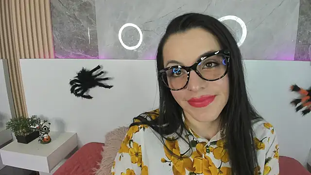 Snapshot of IsisNoir chatting on October 6, 7:44 pm IsisNoir online show from October 6, 7:44 pm