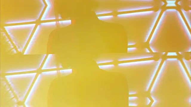 Snapshot of Alvuwkaa chatting on November 10, 8:35 am Alvuwkaa online show from November 10, 8:35 am