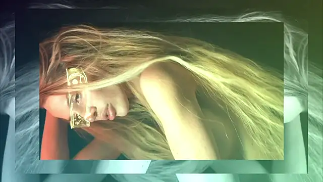 Snapshot of Alvuwkaa chatting on November 16, 1:28 pm Alvuwkaa online show from November 16, 1:28 pm