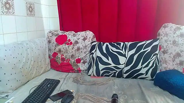 Snapshot of SultryCocoBabe chatting on February 6, 1:36 pm SultryCocoBabe online show from February 6, 1:36 pm