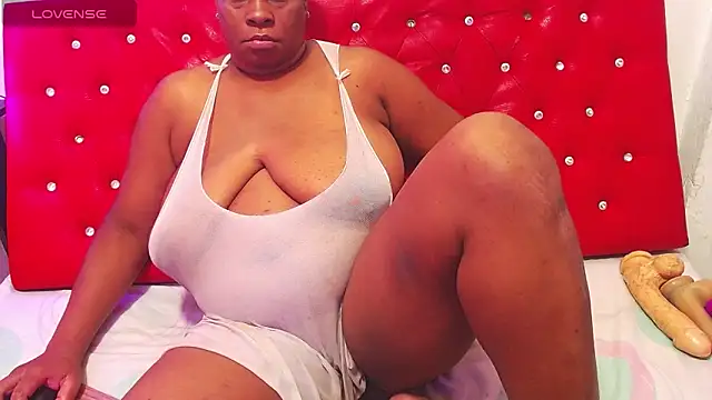 wonderfuldiana online show from December 16, 1:32 am