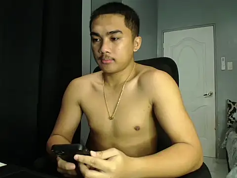 Snapshot of pinoyAdrianneXXX chatting on November 3, 2:24 am pinoyAdrianneXXX online show from November 3, 2:24 am