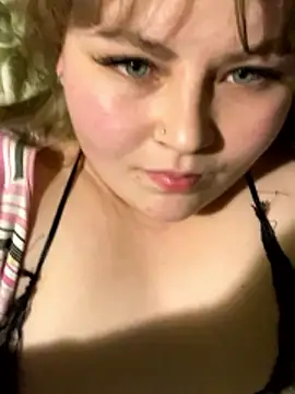 Snapshot of BeckiXrose chatting on December 4, 9:12 pm BeckiXrose online show from December 4, 9:12 pm