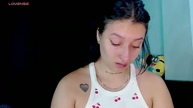 EVAH LEE  online show from June 30, 3:18 am
