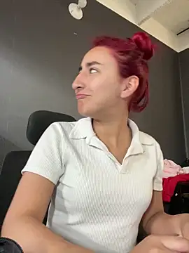 Snapshot of JuliethaDemon_ chatting on February 12, 2:01 pm JuliethaDemon online show from February 12, 2:01 pm