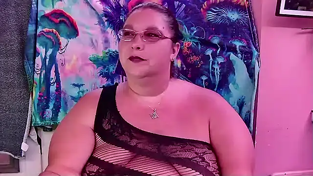 lil-gemini-hippy online show from September 25, 2:15 am