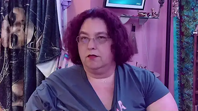 lil-gemini-hippy online show from March 9, 3:21 am