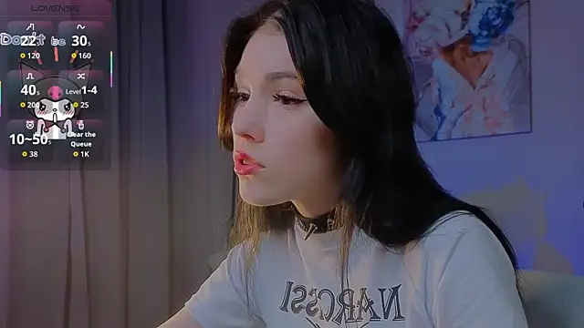 Sophie SkyAngel online show from November 6, 9:05 pm