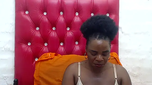 CASSANDRASTONE46 online show from October 30, 4:47 am