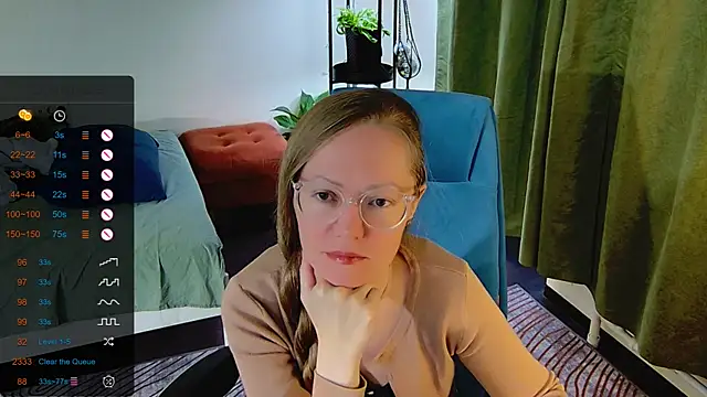 Snapshot of _Goldilocks_ chatting on September 11, 6:57 am Goldilocks online show from September 11, 6:57 am