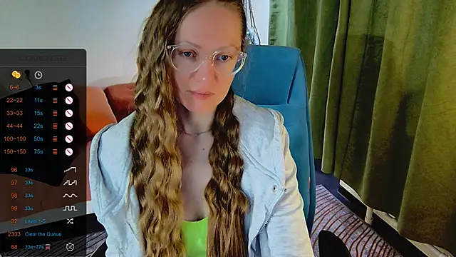 Snapshot of _Goldilocks_ chatting on September 13, 6:35 am Goldilocks online show from September 13, 6:35 am