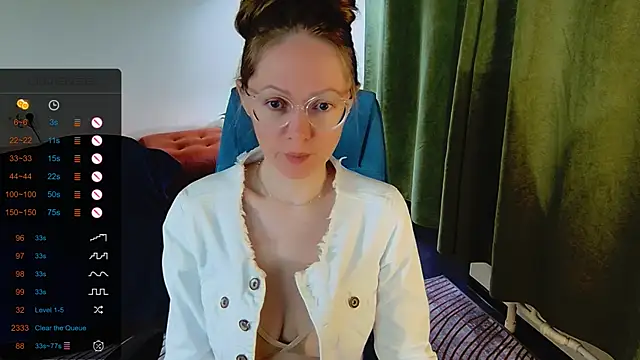 Snapshot of _Goldilocks_ chatting on September 15, 6:35 am Goldilocks online show from September 15, 6:35 am