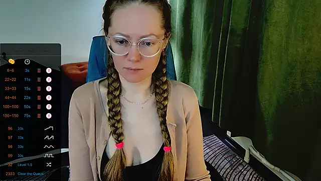 Snapshot of _Goldilocks_ chatting on September 19, 6:59 am Goldilocks online show from September 19, 6:59 am