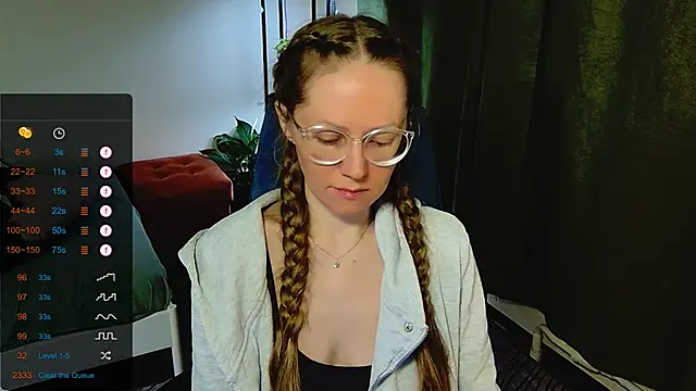 Snapshot of _Goldilocks_ chatting on September 24, 8:28 am Goldilocks online show from September 24, 8:28 am