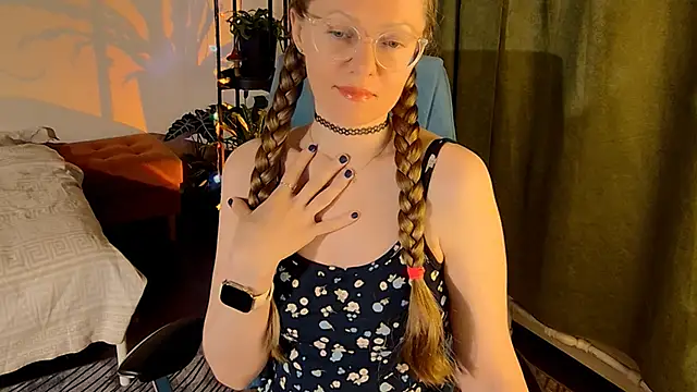 Snapshot of _Goldilocks_ chatting on October 13, 6:19 pm Goldilocks online show from October 13, 6:19 pm