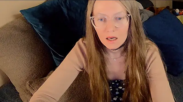 Snapshot of _Goldilocks_ chatting on October 26, 5:41 pm Goldilocks online show from October 26, 5:41 pm