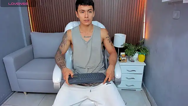 Leo santoro online show from November 14, 1:54 pm