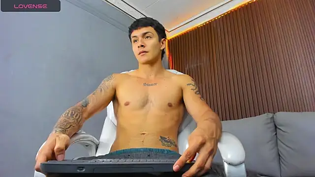 Leo santoro online show from December 16, 2:44 pm