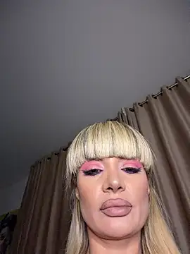 Snapshot of BOO_D chatting on November 12, 7:24 pm BOO D online show from November 12, 7:24 pm