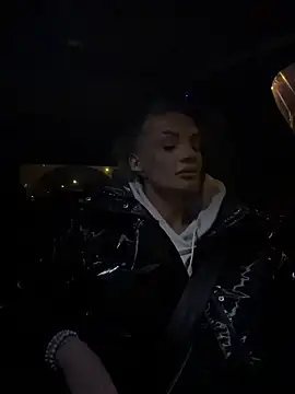 Snapshot of BOO_D chatting on December 21, 9:22 pm BOO D online show from December 21, 9:22 pm