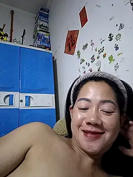Snapshot of SweetASS6969 chatting on April 18, 7:29 pm SweetASS6969 online show from April 18, 7:29 pm