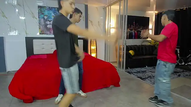 Bisexlifehot   online show from March 26, 11:10 pm