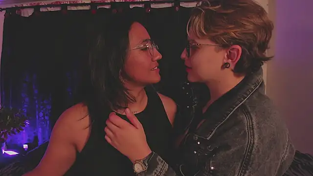 Snapshot of CrazyCakes_ chatting on September 12, 4:45 am CrazyCakes  online show from September 12, 4:45 am