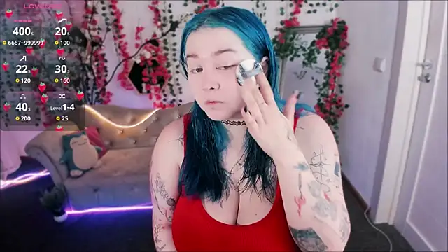 Mira Fyre online show from November 7, 8:20 pm