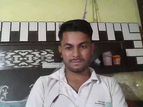 Snapshot of ursdreamperson chatting on October 18, 8:15 am ursdreamperson online show from October 18, 8:15 am