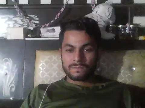 Snapshot of ursdreamperson chatting on November 10, 1:21 pm ursdreamperson online show from November 10, 1:21 pm