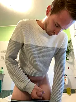 Snapshot of Italy_sex_boy chatting on October 6, 9:18 am Italy sex boy online show from October 6, 9:18 am