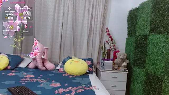 Snapshot of angelly__kate chatting on October 28, 1:42 am angelly kate online show from October 28, 1:42 am