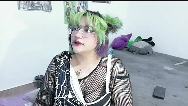 Snapshot of XxGreenGoodxX chatting on April 19, 8:44 pm XxGreenGoodxX online show from April 19, 8:44 pm