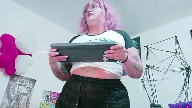Snapshot of XxGreenGoodxX chatting on July 8, 6:56 pm XxGreenGoodxX online show from July 8, 6:56 pm