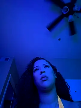 Snapshot of theviberoom chatting on September 27, 4:17 am theviberoom online show from September 27, 4:17 am