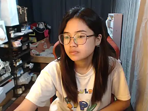 urhoneybunny25 online show from October 10, 11:26 pm