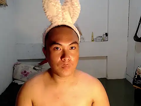 asianayumi online show from March 25, 3:18 pm