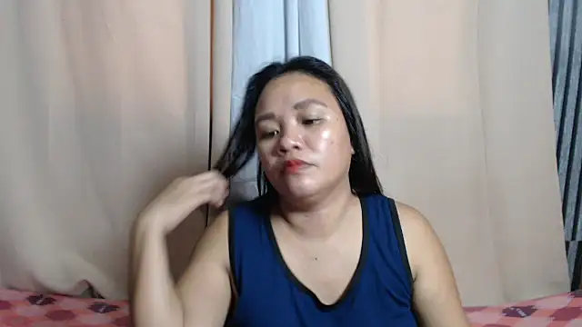 joanpetite online show from October 5, 2:54 am