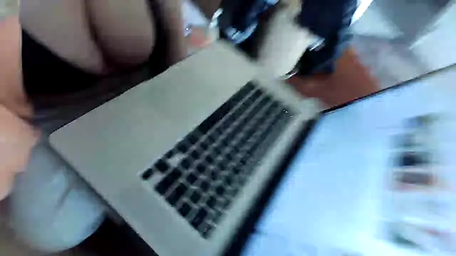 Snapshot of number1slut chatting on March 5, 4:35 pm number1slut online show from March 5, 4:35 pm