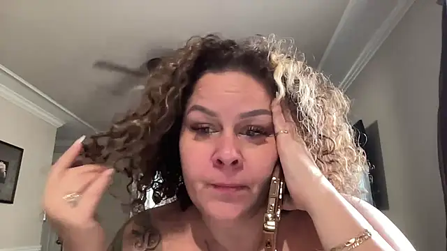 Snapshot of number1slut chatting on October 6, 3:42 pm number1slut online show from October 6, 3:42 pm