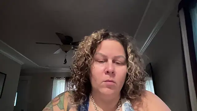 Snapshot of number1slut chatting on October 29, 6:53 pm number1slut online show from October 29, 6:53 pm