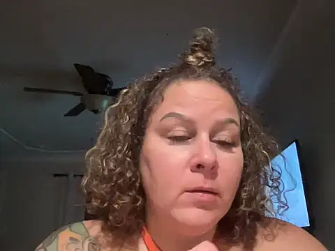 Snapshot of number1slut chatting on November 20, 3:28 am number1slut online show from November 20, 3:28 am