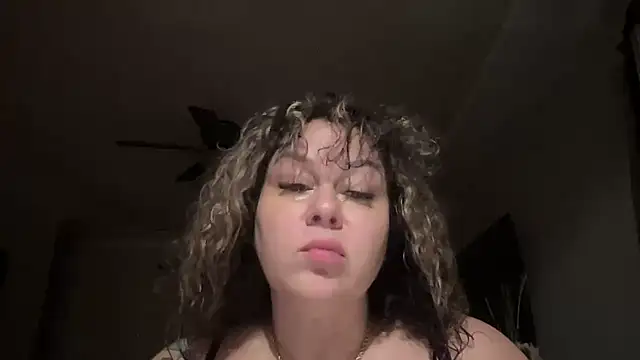 Snapshot of number1slut chatting on December 4, 12:25 pm number1slut online show from December 4, 12:25 pm