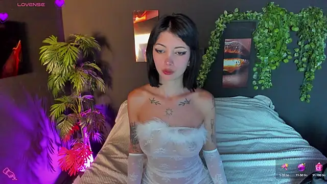 Evelyn Russoo online show from October 18, 1:56 pm