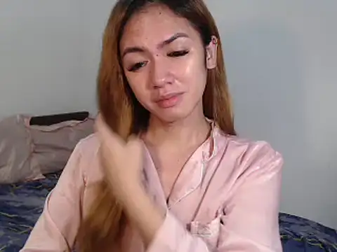 Snapshot of urGoddessChloexxx chatting on December 15, 11:42 pm urGoddessChloexxx online show from December 15, 11:42 pm