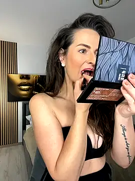 Snapshot of BarbaraXoXoX chatting on October 16, 5:08 am BarbaraXoXoX online show from October 16, 5:08 am