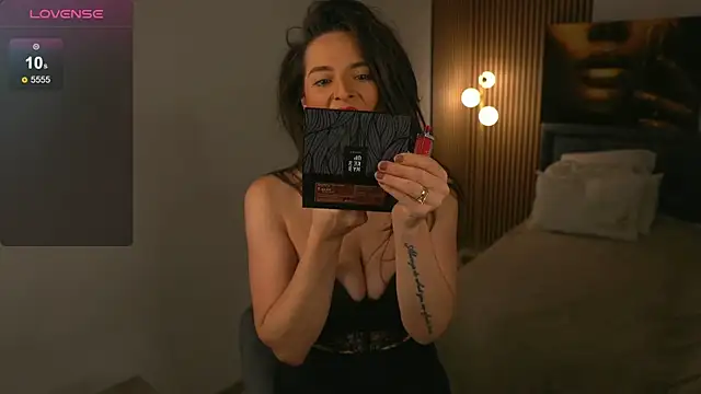 Snapshot of BarbaraXoXoX chatting on November 27, 5:31 am BarbaraXoXoX online show from November 27, 5:31 am