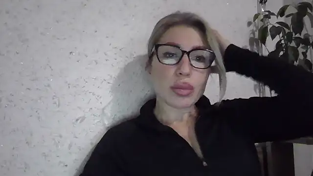 Snapshot of fox_red_lady7 chatting on December 20, 10:22 am fox red lady7 online show from December 20, 10:22 am