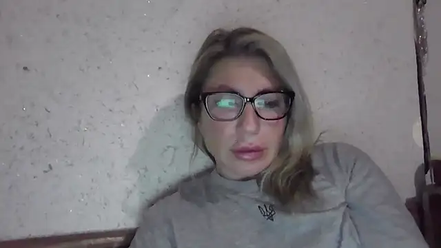 Snapshot of fox_red_lady7 chatting on February 8, 9:29 pm fox red lady7 online show from February 8, 9:29 pm