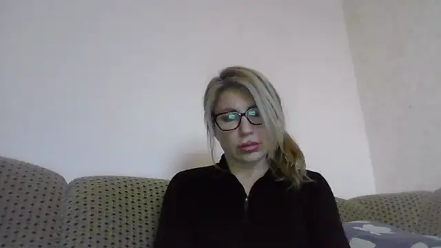 Snapshot of fox_red_lady7 chatting on February 10, 2:43 pm fox red lady7 online show from February 10, 2:43 pm